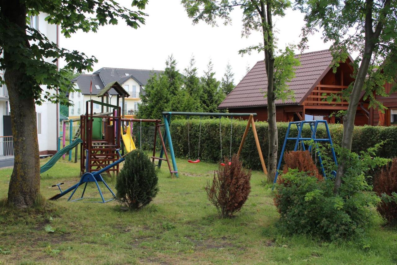 Owr Piramida 2 Hotel Darlowko Exterior photo